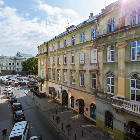 Навпроти Вернісажу Біля Оперного Вулиця Театральна 26 Є Балкон Та Інернет Apartment Lviv Exterior photo